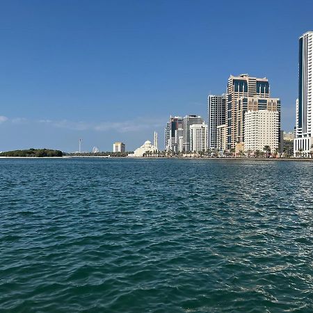 Holiday Home 2 Bedrooms Apartment For Family Only Sharjah Eksteriør bilde