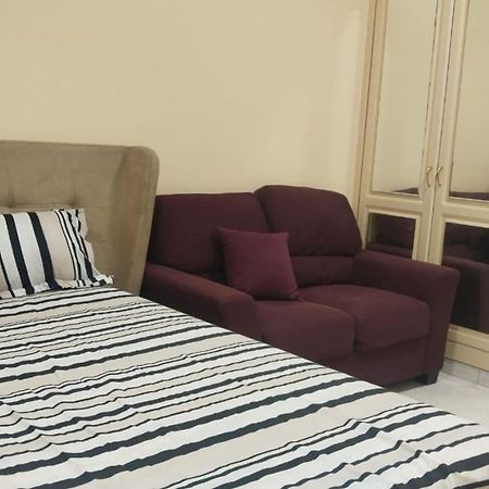 Holiday Home 2 Bedrooms Apartment For Family Only Sharjah Eksteriør bilde