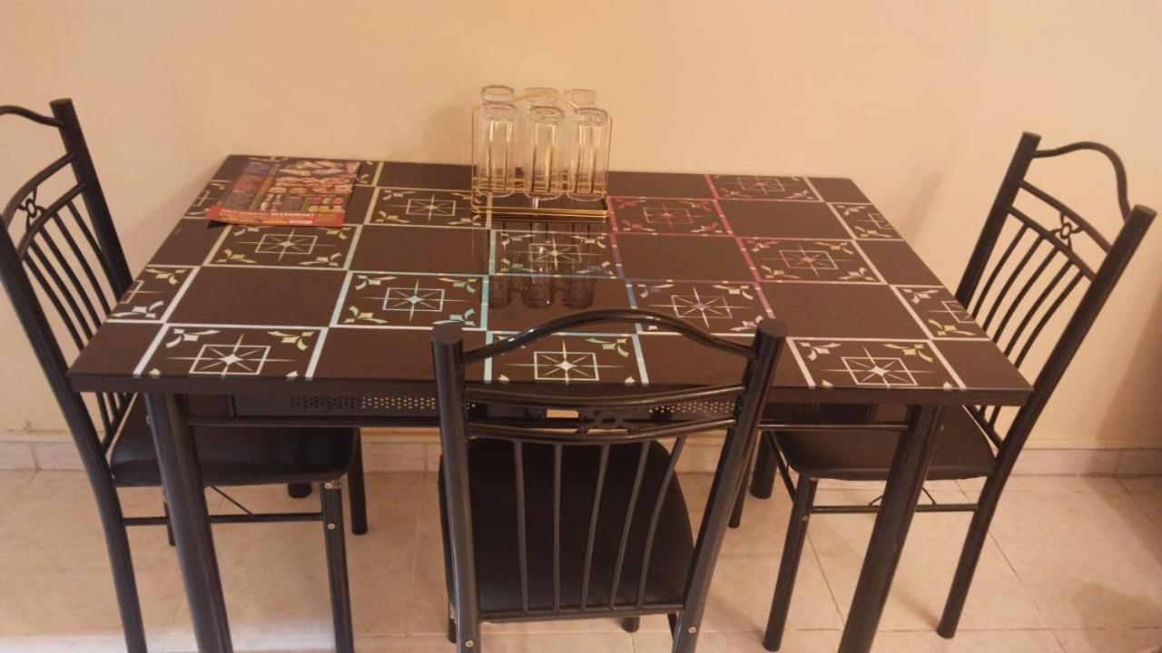 Holiday Home 2 Bedrooms Apartment For Family Only Sharjah Eksteriør bilde